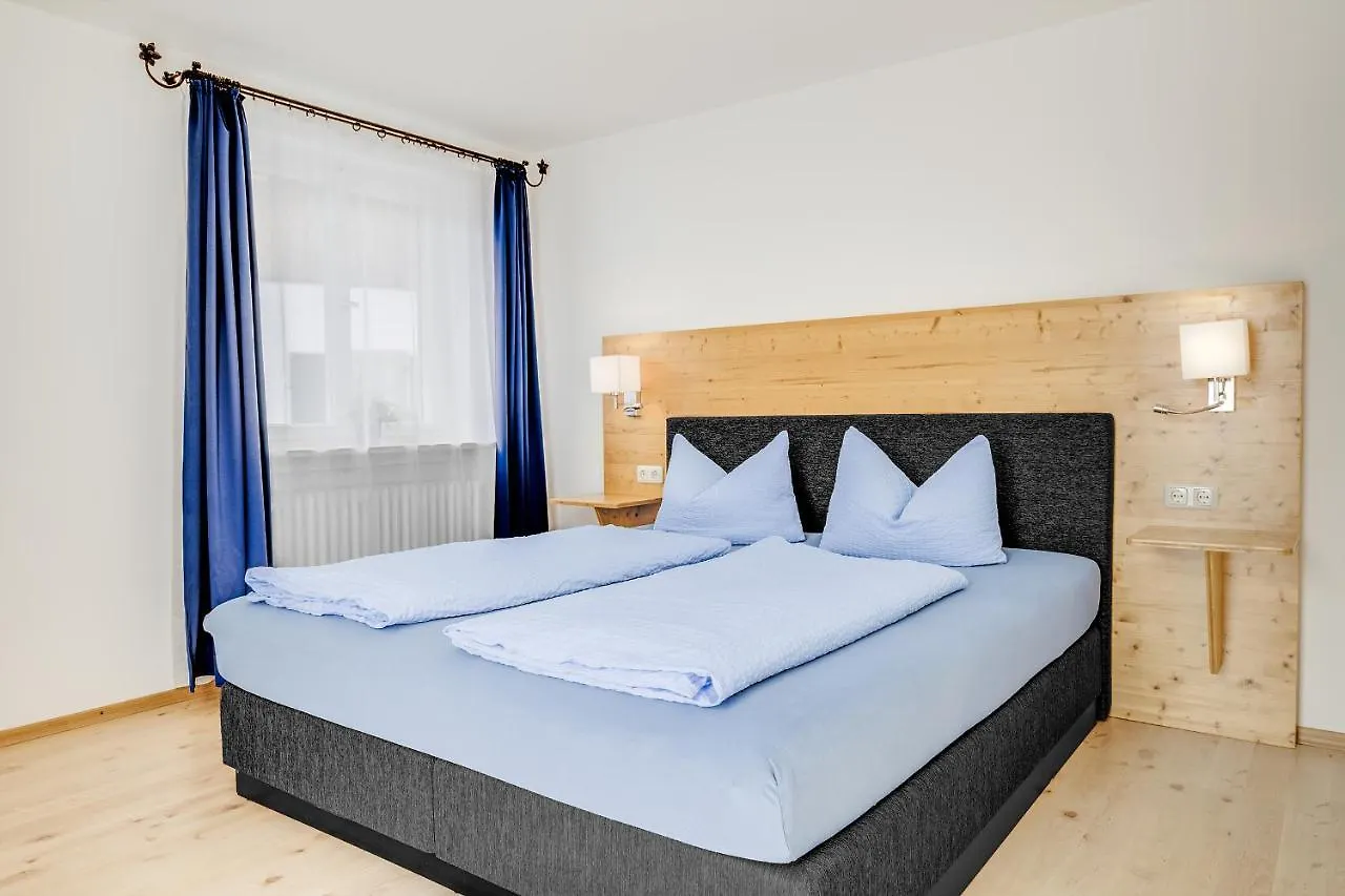 Gastehaus Veronika: Breakfast Buffet & KönigsCard Attractions Included Unterammergau Germany