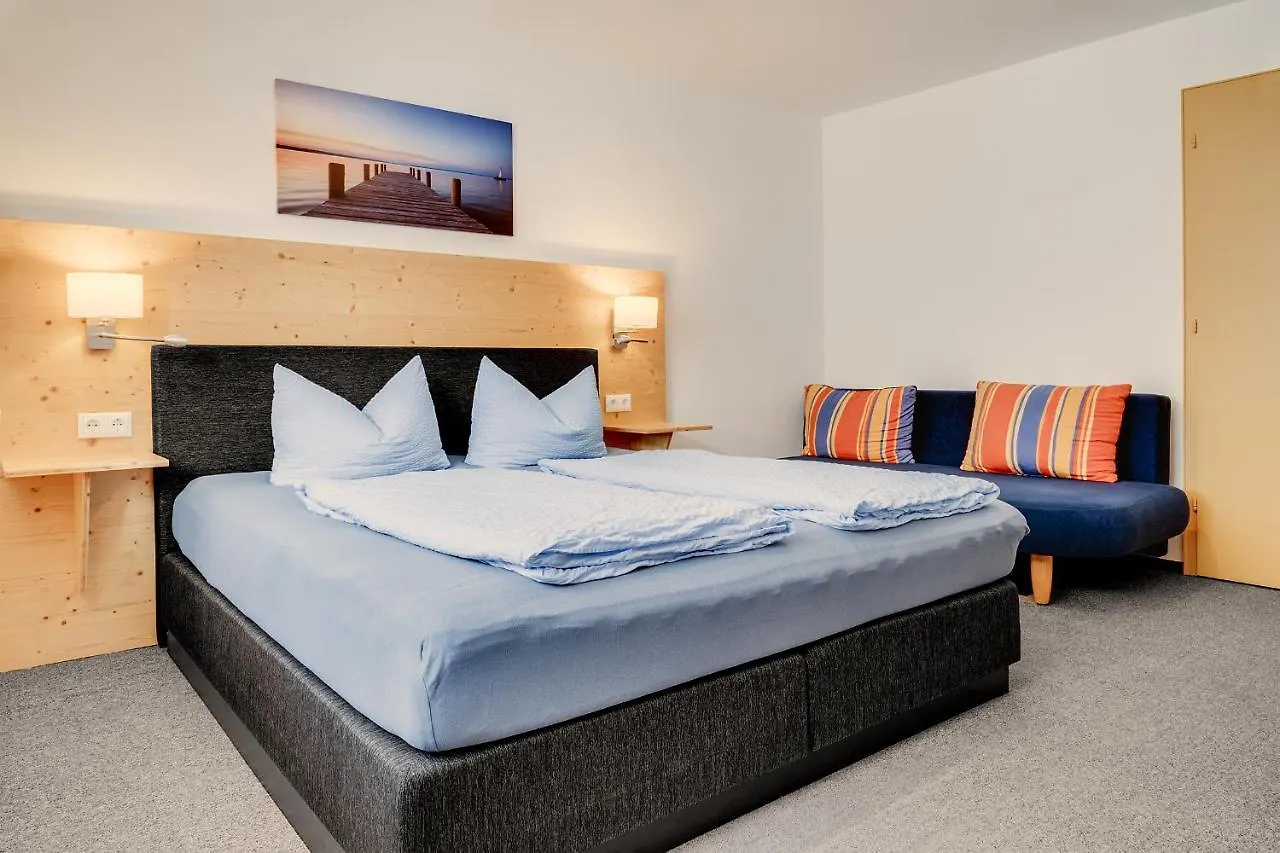 Apartment Gastehaus Veronika: Breakfast Buffet & KönigsCard Attractions Included Unterammergau