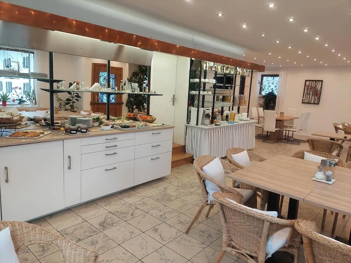 Gastehaus Veronika: Breakfast Buffet & KönigsCard Attractions Included Unterammergau