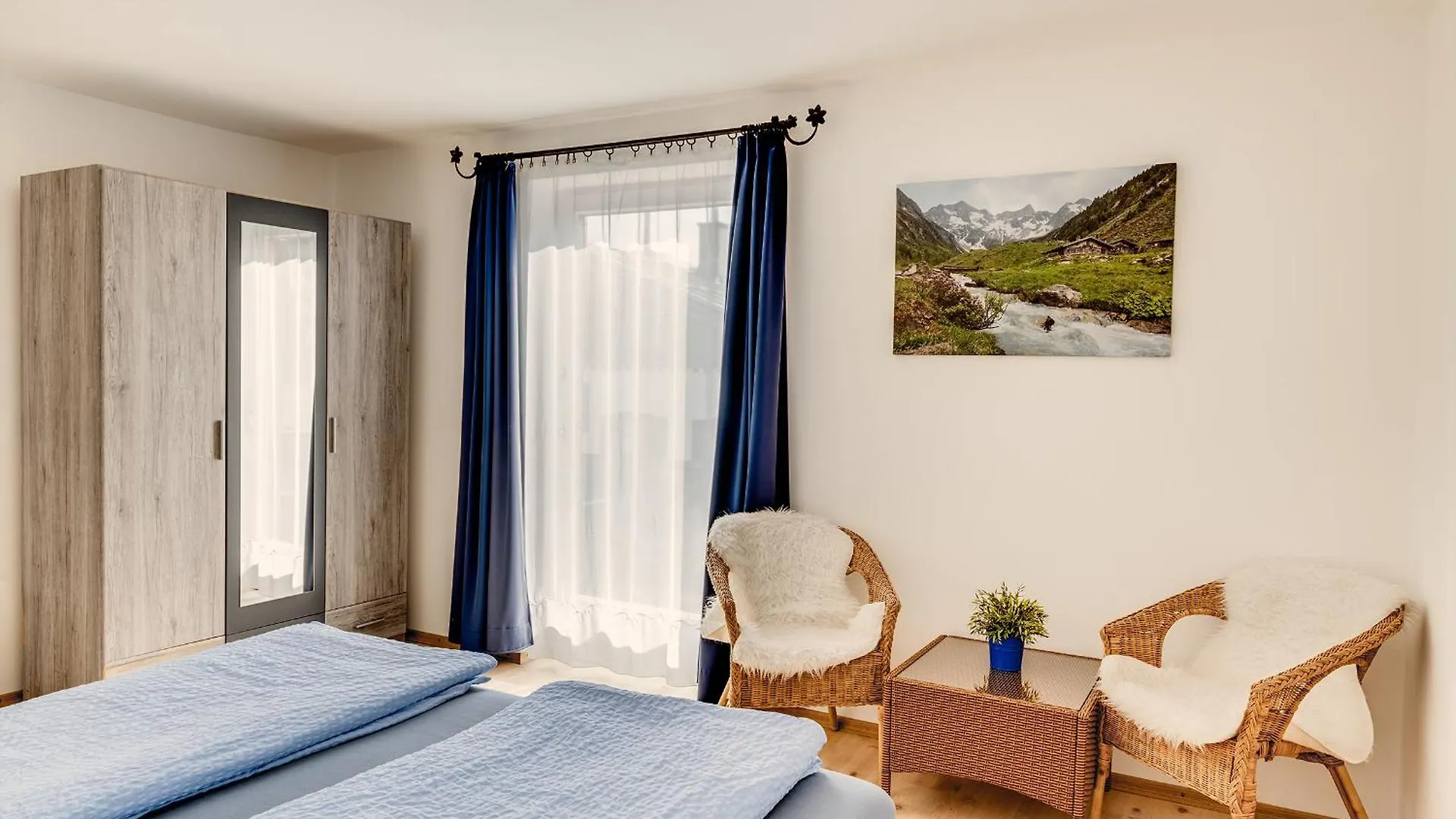 Gastehaus Veronika: Breakfast Buffet & KönigsCard Attractions Included Unterammergau