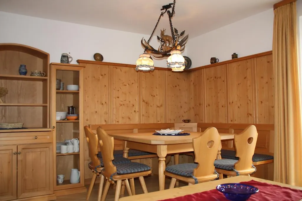 Gastehaus Veronika: Breakfast Buffet & KönigsCard Attractions Included Unterammergau